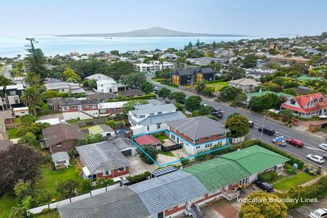 Photo of property in 2/9 Esmonde Road, Takapuna, Auckland, 0622