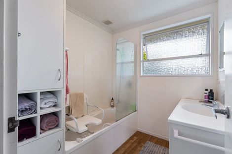 Photo of property in 8 Earl Place, Hokowhitu, Palmerston North, 4410