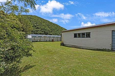 Photo of property in 44 Beach Road, Waikawa, Picton, 7220