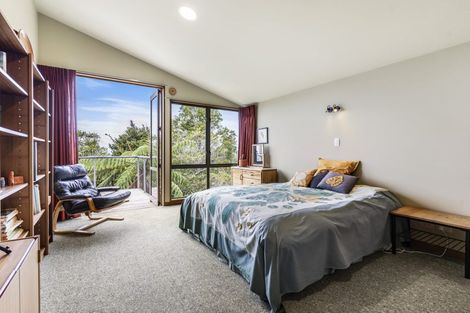 Photo of property in 318 Forest Road, Waiatarua, Auckland, 0612