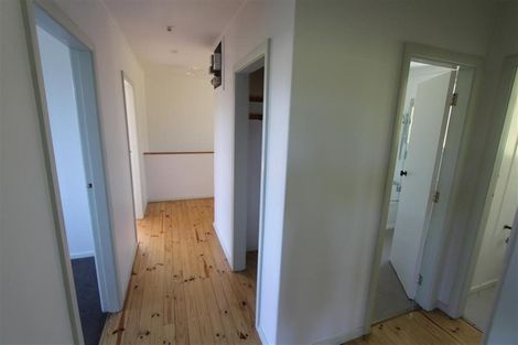 Photo of property in 46 Hereford Street, Cannons Creek, Porirua, 5024