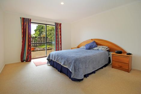 Photo of property in 13 Four Oaks Place, Pukekohe, 2120