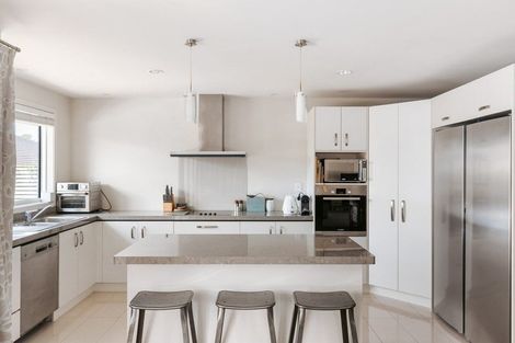 Photo of property in 58 Kayelene Place, Omokoroa, 3114