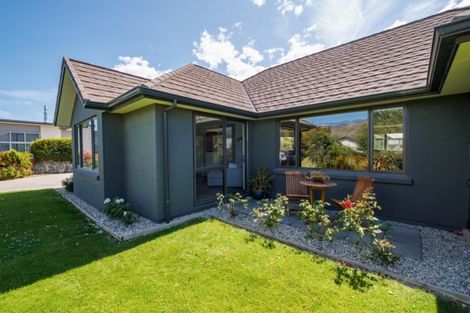 Photo of property in 21 De Bettencor Place, Mount Pisa, Cromwell, 9383