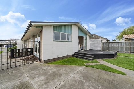 Photo of property in 27 Skerten Avenue, Hornby, Christchurch, 8042
