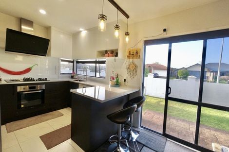 Photo of property in 13 Sudbury Court, Rototuna North, Hamilton, 3210