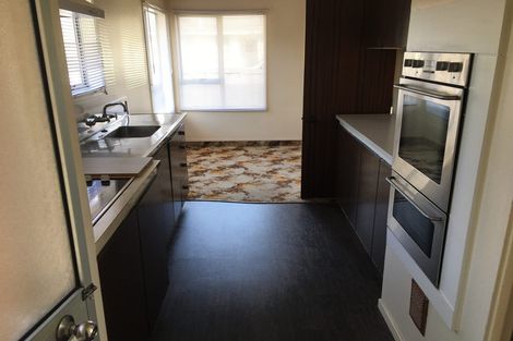 Photo of property in 37 Oakfield Crescent, Pukete, Hamilton, 3200