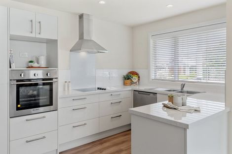 Photo of property in 12 Searells Road, Strowan, Christchurch, 8052