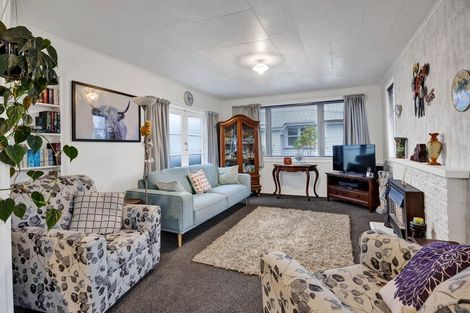 Photo of property in 50 Reid Avenue, Hawera, 4610