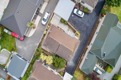 Photo of property in 2/92 North Avon Road, Richmond, Christchurch, 8013