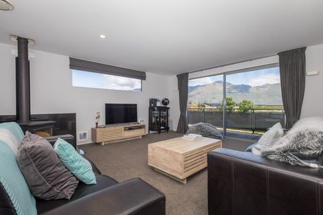 Photo of property in 48 Minaret Ridge, Wanaka, 9305