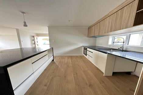 Photo of property in 28 Airdrie Road, Ranui, Auckland, 0612