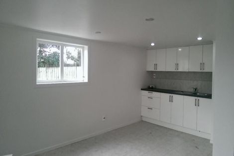 Photo of property in 1/10 Bishop Street, Green Bay, Auckland, 0604