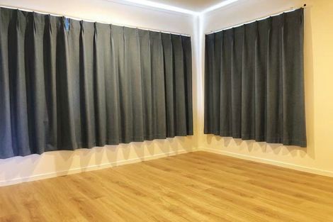 Photo of property in 3 Trinidad Road, Sunnynook, Auckland, 0620