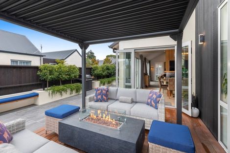 Photo of property in 18 Millpond Place, Parklands, Christchurch, 8083
