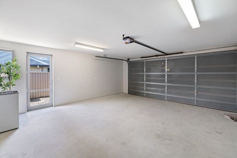 Photo of property in 12 Crabbe Place, Cromwell, 9310