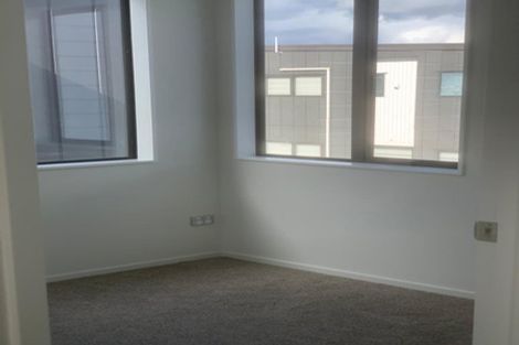 Photo of property in 28 Parahau Road, Papakura, 2110