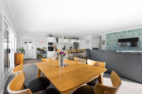 Photo of property in 27 County Drive, Hawera, 4610