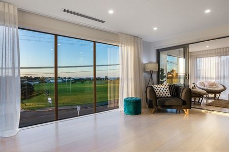 Photo of property in 17 Winscombe Street, Belmont, Auckland, 0622