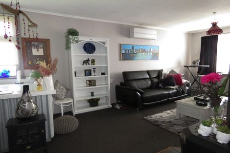 Photo of property in 15 Grey Road, Reefton, 7830