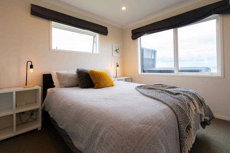 Photo of property in 10 Ironsands, Waverley, 4591