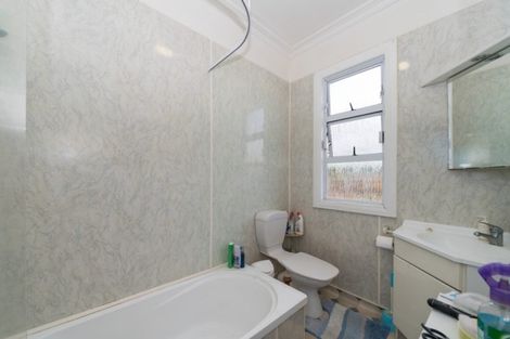 Photo of property in 18 Kowhai Avenue, Takaro, Palmerston North, 4410