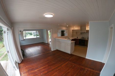 Photo of property in 28 Bertram Road, Kawakawa Bay, Papakura, 2585
