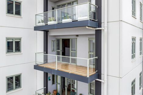 Photo of property in Highgate Towers, 5e/8 Howe Street, Freemans Bay, Auckland, 1011