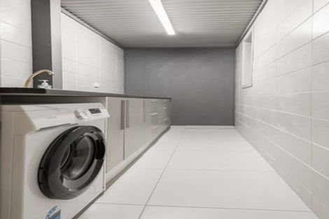 Photo of property in 28 Huron Street, East Gore, Gore, 9710