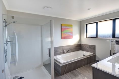 Photo of property in 32 Huntly Road, Outram, 9019