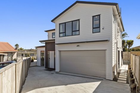 Photo of property in 32a Tupaki Place, Pakuranga Heights, Auckland, 2010