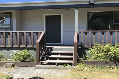 Photo of property in 98 Omapere Street, Whitby, Porirua, 5024