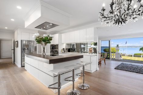 Photo of property in 15 Manahi Avenue, Kawaha Point, Rotorua, 3010