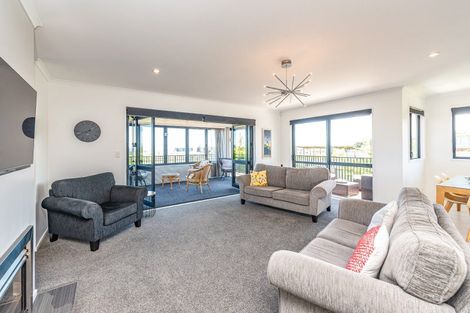 Photo of property in 12 Windsor Terrace, Durie Hill, Whanganui, 4500