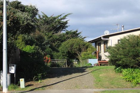 Photo of property in 200 Tutere Street, Waikanae Beach, Waikanae, 5036