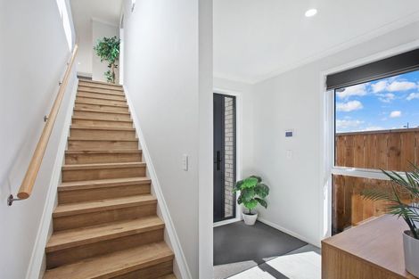 Photo of property in 9 Whata Street, Clarks Beach, 2122