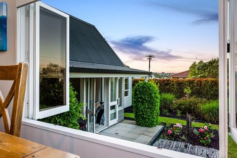 Photo of property in 12 Wairere Road, Torbay, Auckland, 0630