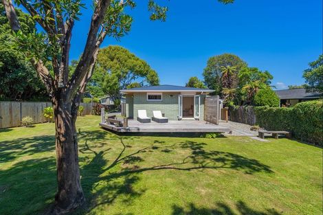 Photo of property in 16 Walton Avenue, Waikanae, 5036