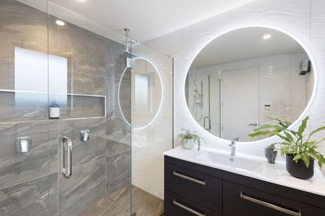 Photo of property in 8 Irvines Track, Halswell, Christchurch, 8025