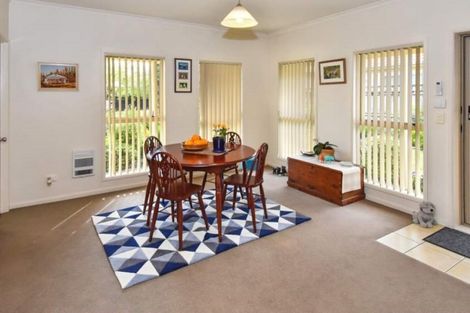 Photo of property in 10 Glencalder Place, Wattle Downs, Auckland, 2103