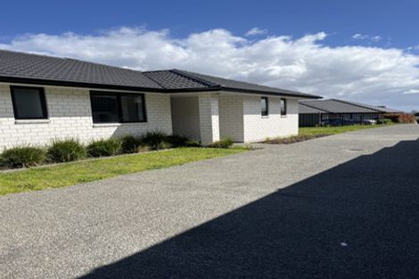 Photo of property in 8 Albatross Lane, Welcome Bay, Tauranga, 3112