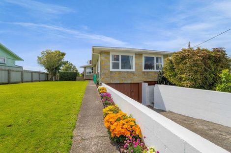 Photo of property in 100 Stanners Street, Eltham, 4322