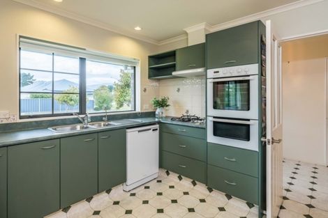 Photo of property in 52 Campion Road, Waikanae Beach, Waikanae, 5036