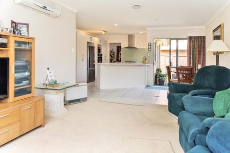 Photo of property in 50 Blackwood Drive, Wattle Downs, Auckland, 2103