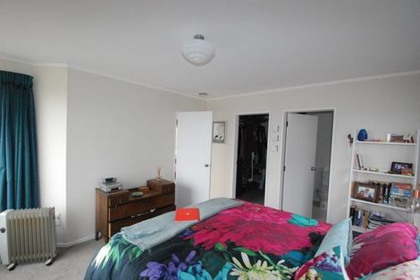 Photo of property in 2 Kapil Grove, Khandallah, Wellington, 6035