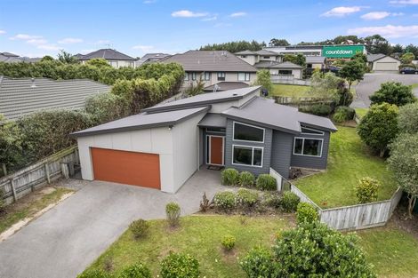 Photo of property in 5 Fiordland Place, Aotea, Porirua, 5024