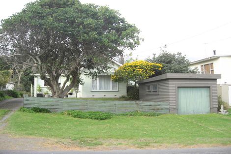 Photo of property in 122 Renown Road, Raumati South, Paraparaumu, 5032