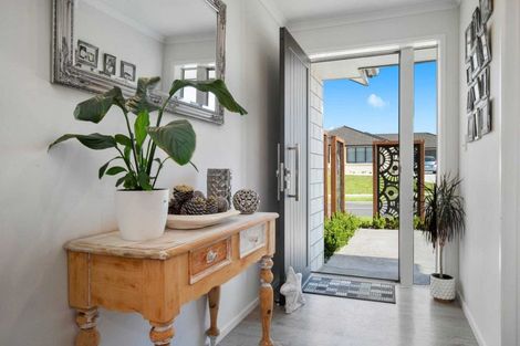 Photo of property in 2 Okohaka Avenue, Glenbrook, Waiuku, 2681