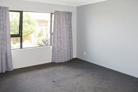 Photo of property in 22 Liberty Grove, Kelvin Grove, Palmerston North, 4414