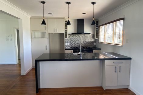 Photo of property in 11 Youngs Road, Papakura, 2110